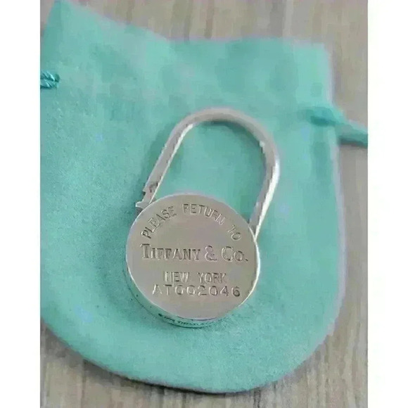 Tiffany & Co Vintage Sterling Silver Return to Tiffany Padlock Keyring - Picture 11 of 12